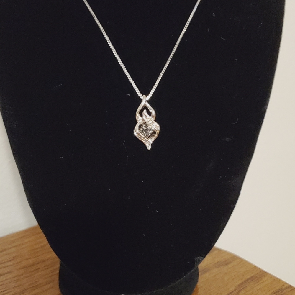 Gori & Zucchi Black And White Diamond Infinity Pendant 925  18" Chain